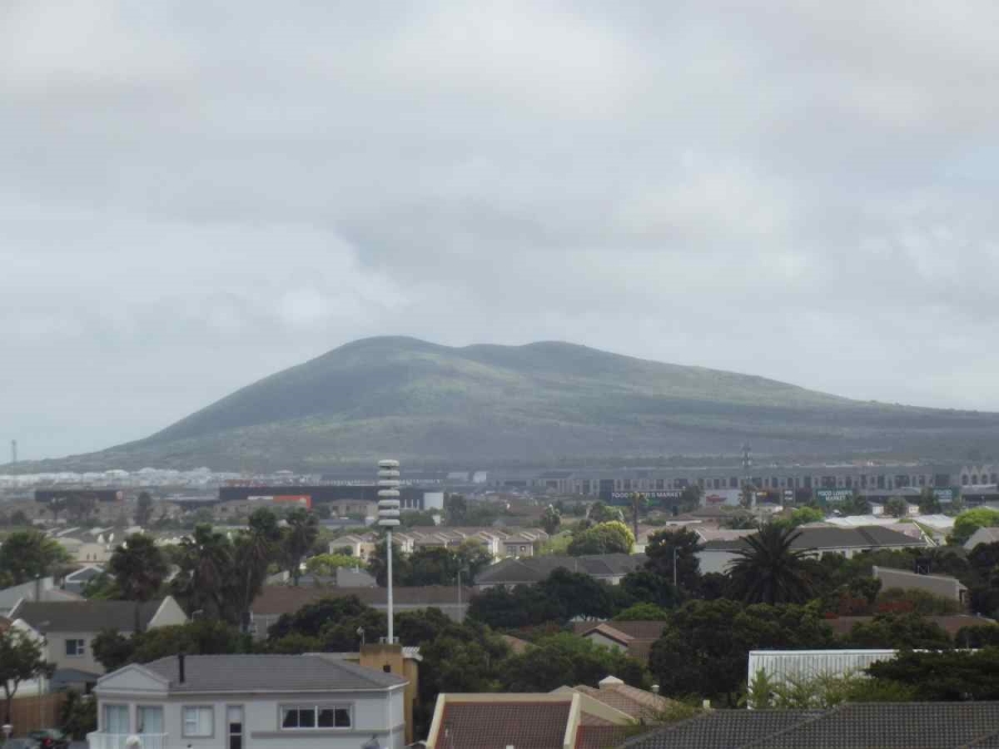 2 Bedroom Property for Sale in Parklands Western Cape